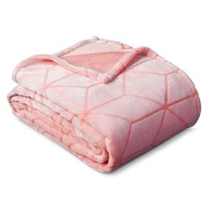 Room Essentials Peach Geometric Pattern Plush Throw Blanket